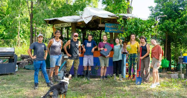 Backpackers bring much-needed boost to Rossville flood clean-up efforts