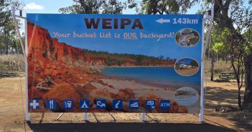 Red cliffs set to turn heads as chamber unveils new Weipa sign