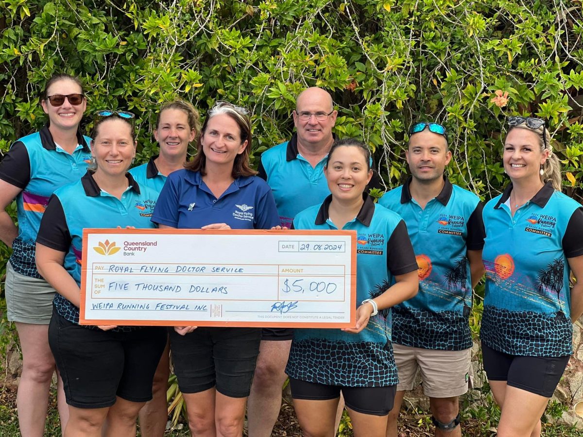 Jos Middleton accepts $5000 novelty cheque