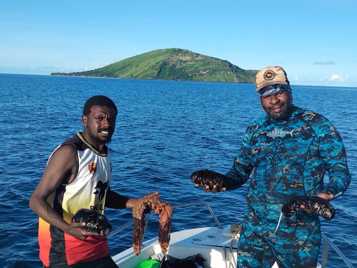 Fishermen Nodoro Mabo and John Tabo (Kemer Kemer Meriam Representative for Hand Collectables in Torres Strait)