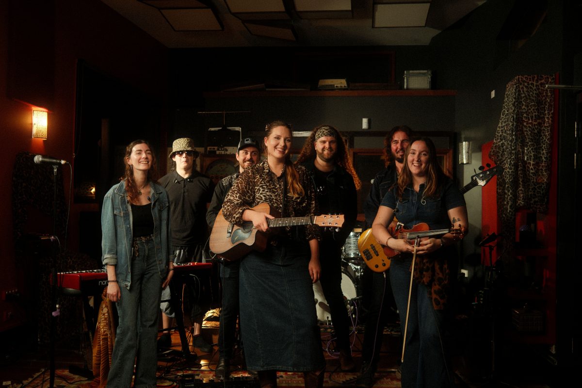 Ella Hartwig and band