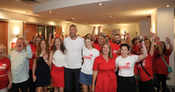 LNP stumbles in Leichhardt as Smith packs bags for Canberra