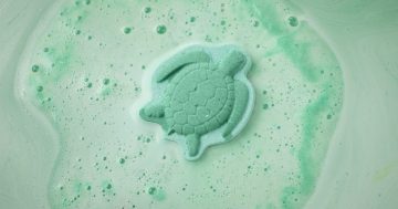 Turtle bath bomb to make Mapoon coastline Lush