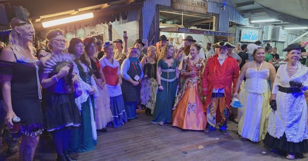 Rossville roars for Lions Den 150th